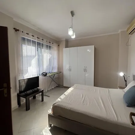 3 Bedrooms Penthouse Апартаменты Голем